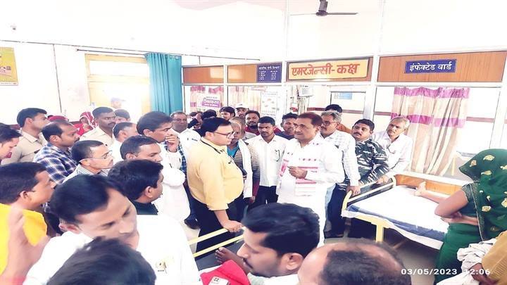 पूर्व जन-प्रतिनिधि का हाल जानने अस्पताल पहुँचे राज्य मंत्री श्री पटेल